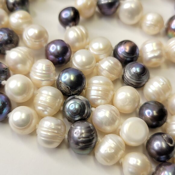 Long Pearl Necklace - Picture 6 of 7